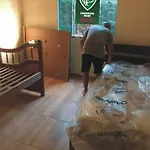 Casinha Branca Com Piscina